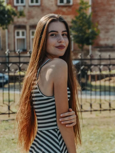 Portrétní focení slečny s dlouhými vlasy v Olomouci